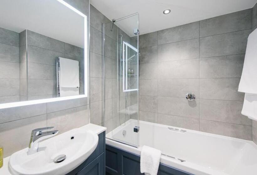 수피리어 룸, Three Shires Inn