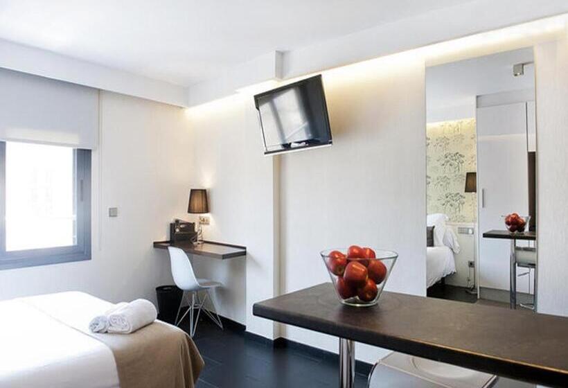 اتاق لوکس, Barcelona Fifteen Central Apart