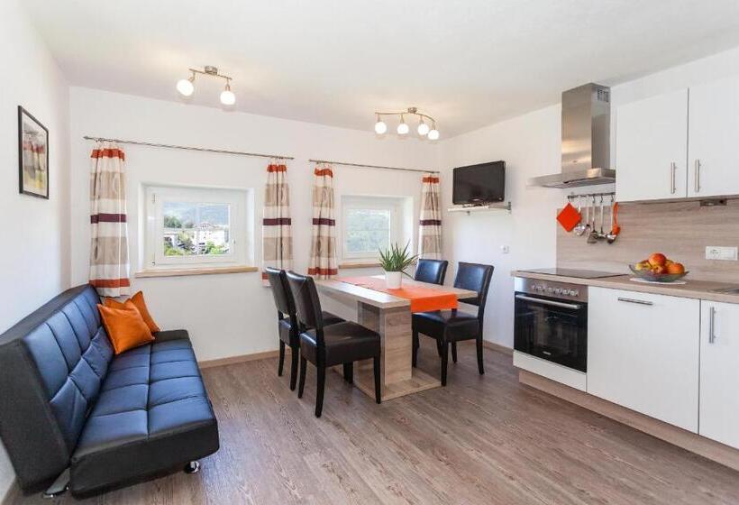 شقة غرفتين, Merlhof