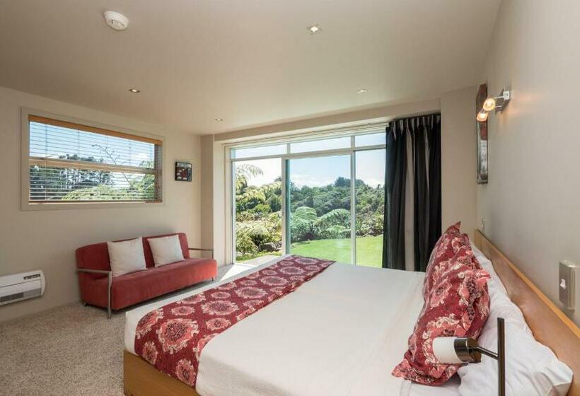 סטודיו קלאסי, One Burgess Hill