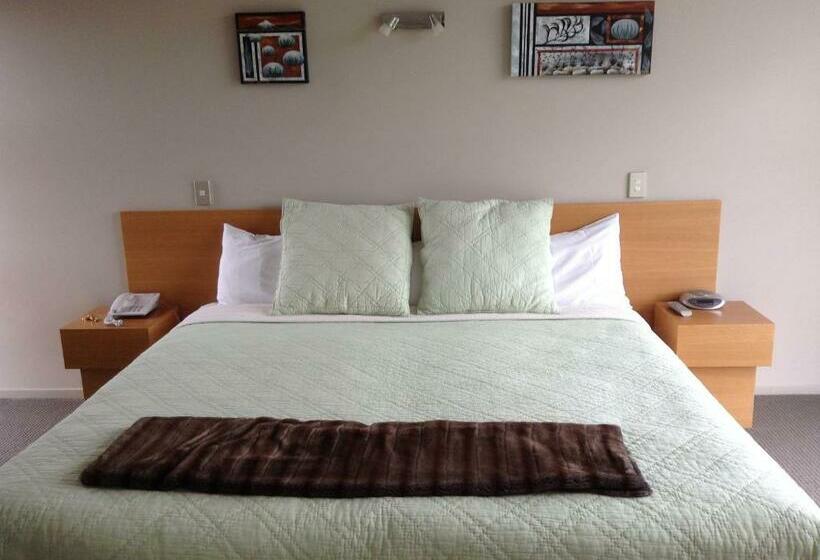 이그제큐티브 스튜디오, One Burgess Hill