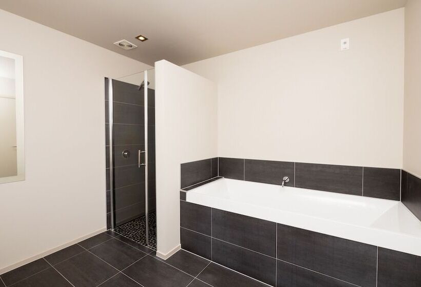 סטודיו סטנדרט, מיטה זוגית, One Burgess Hill