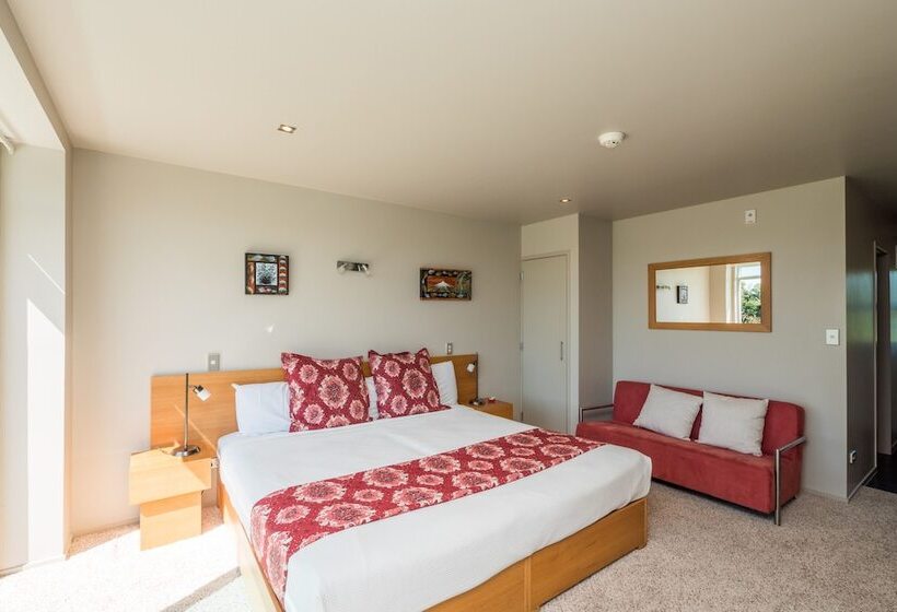 סטודיו אקזקיוטיב, One Burgess Hill