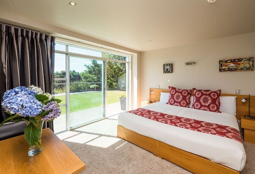 סטודיו אקזקיוטיב, One Burgess Hill