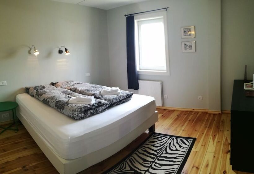 اتاق استاندارد, Guesthouse Storulaugar