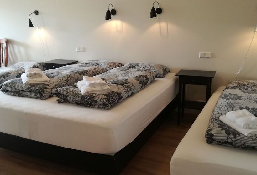 اتاق استاندارد چهار تخته, Guesthouse Storulaugar