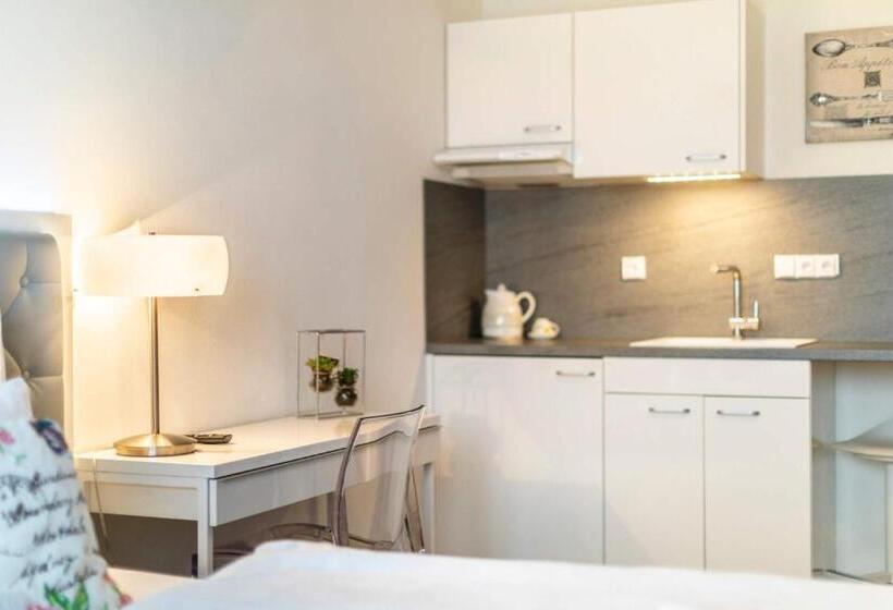 اتاق سوپریور, Penzion Uno