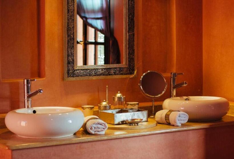 سوییت, Riad Al Riadinou