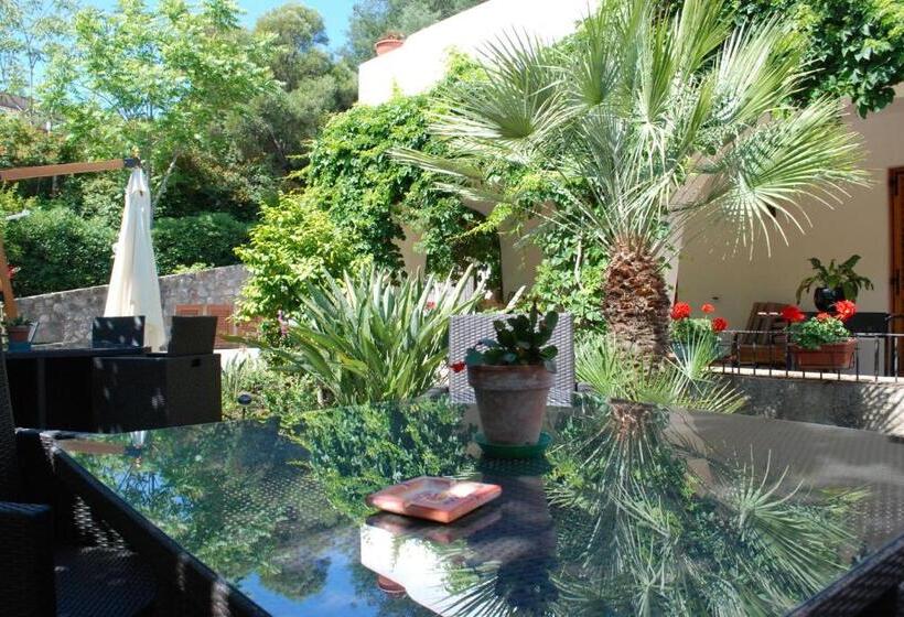 Студио Стандарт Вид на Сад, Costa Residence Vacanze