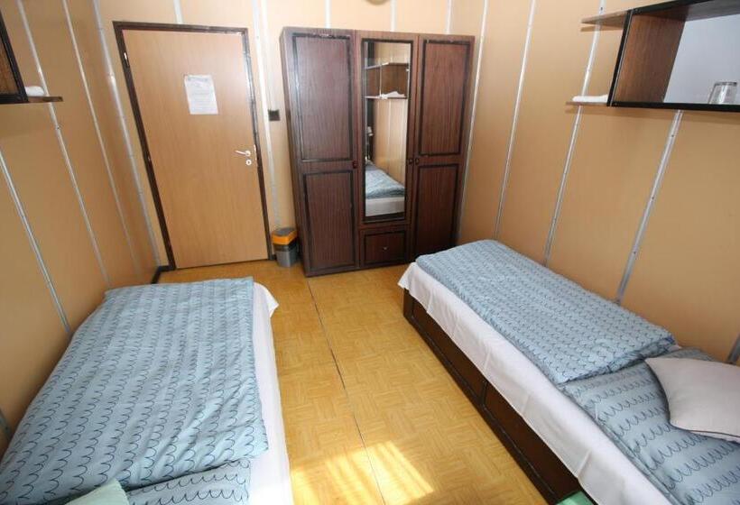 スタンダードルーム, Garni