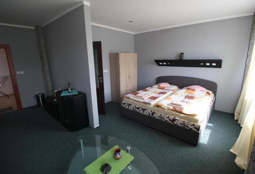 ファミリールーム, Garni