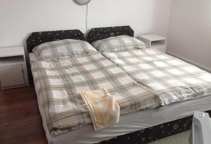 غرفة كومفورت, Györgyi Haus