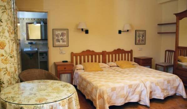 스탠다드 트리플 룸, Hostal Casa Sario