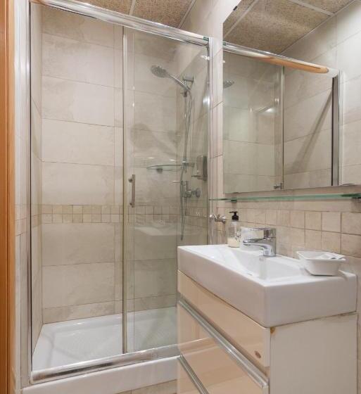 اتاق استاندارد یک نفره, Hostal House
