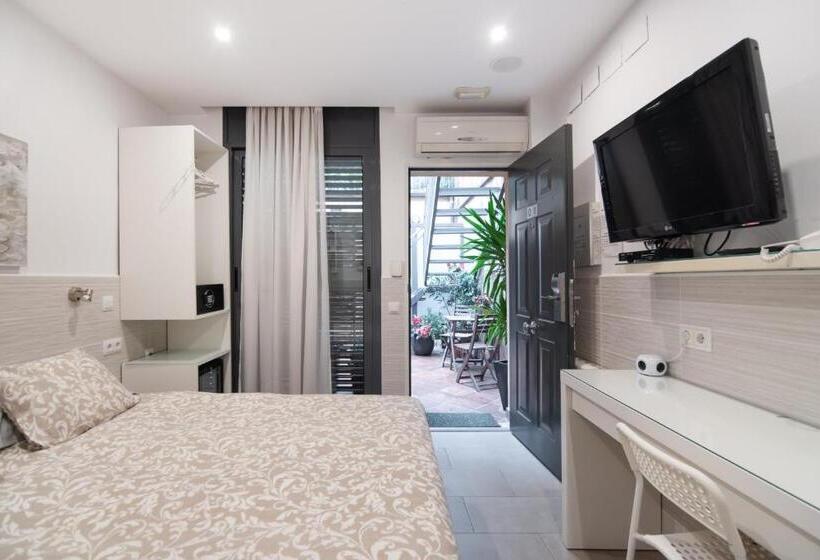 اتاق استاندارد اینتریور, Hostal House