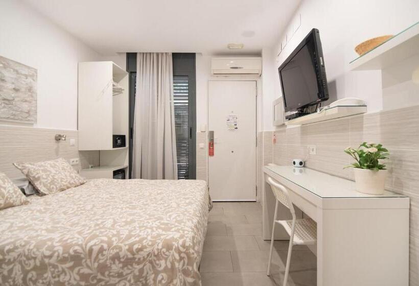 اتاق استاندارد اینتریور, Hostal House