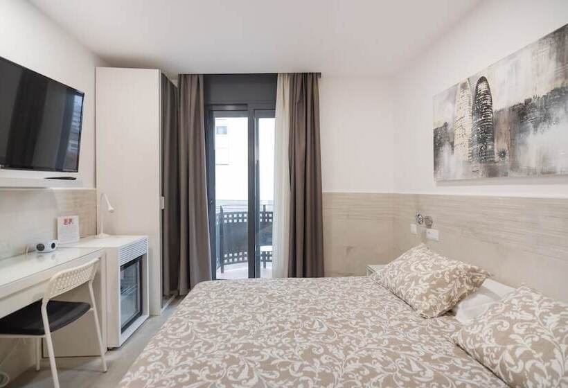 اتاق استاندارد با بالکن, Hostal House