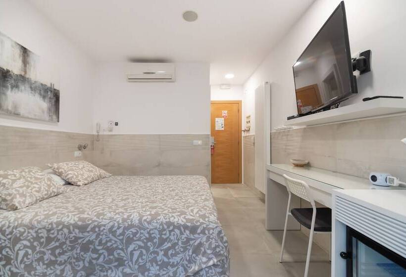 اتاق استاندارد با بالکن, Hostal House