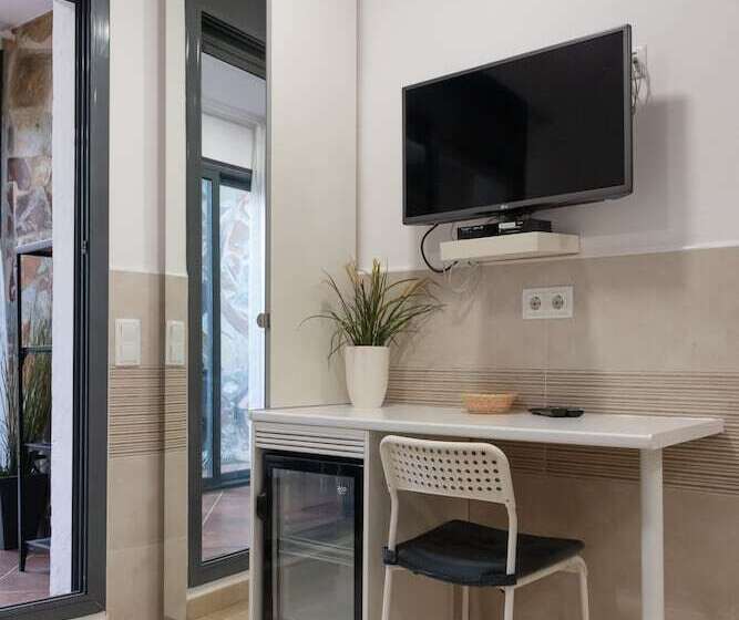 اتاق استاندارد, Hostal House