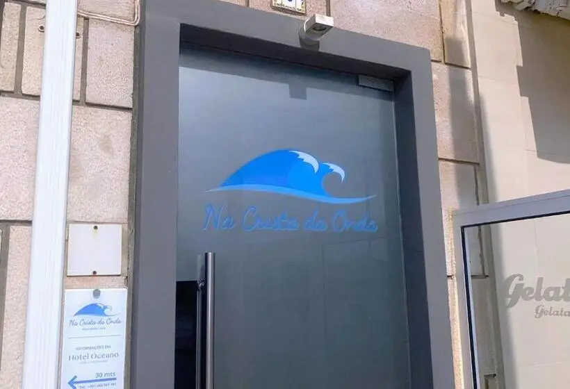 اتاق استاندارد با بالکن و چشم‌انداز دریا, Na Crista Da Onda