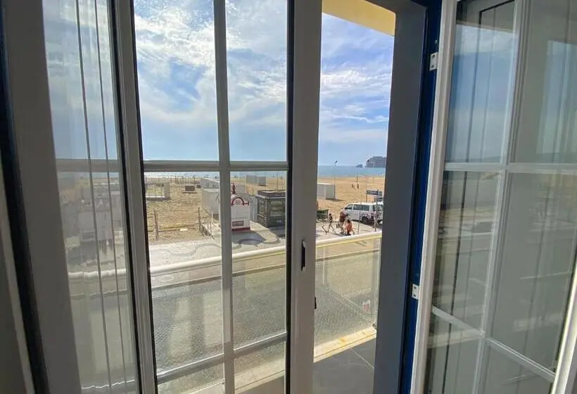 اتاق استاندارد با بالکن و چشم‌انداز دریا, Na Crista Da Onda