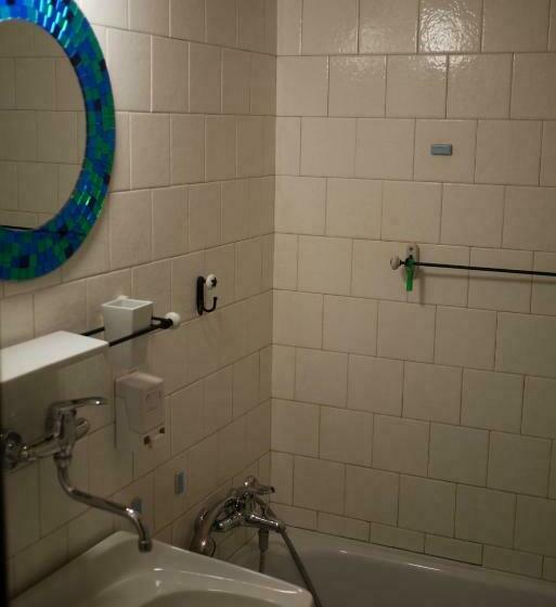 جناح, Penzion Tilia