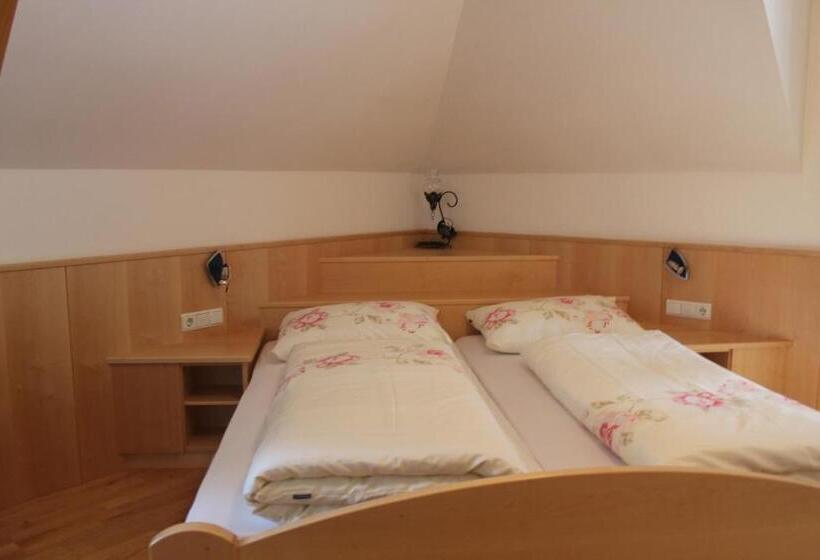 带2个卧室的公寓, Villa Grünewald