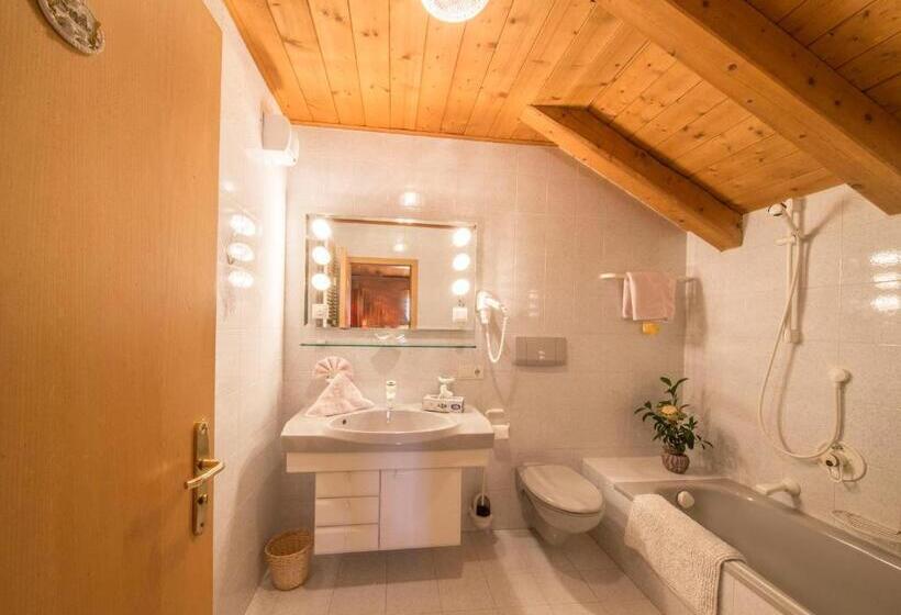 带3个卧室的公寓, Appartamenti Loretta