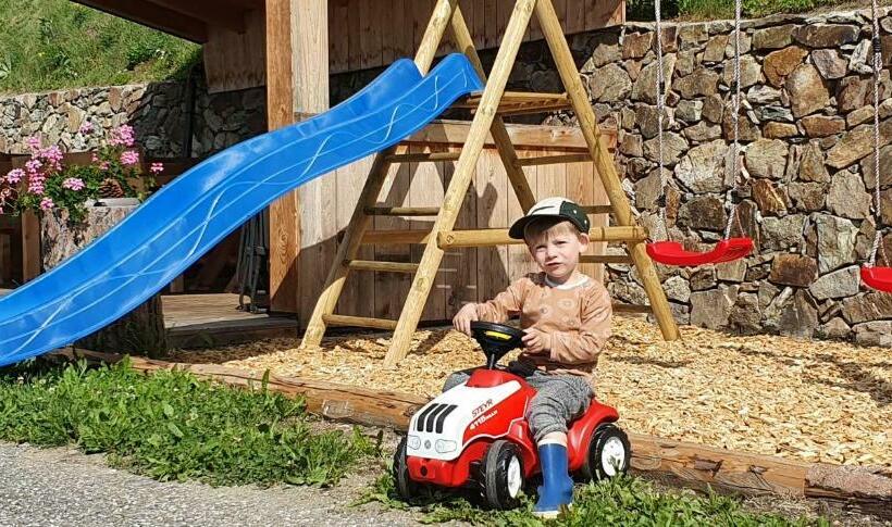 آپارتمان 2 خوابه, Stocknerhof