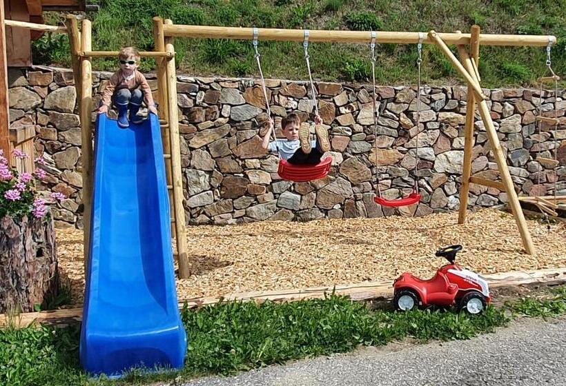 آپارتمان 2 خوابه, Stocknerhof