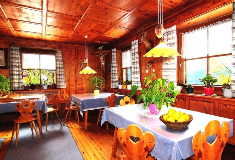 آپارتمان 2 خوابه, Stocknerhof