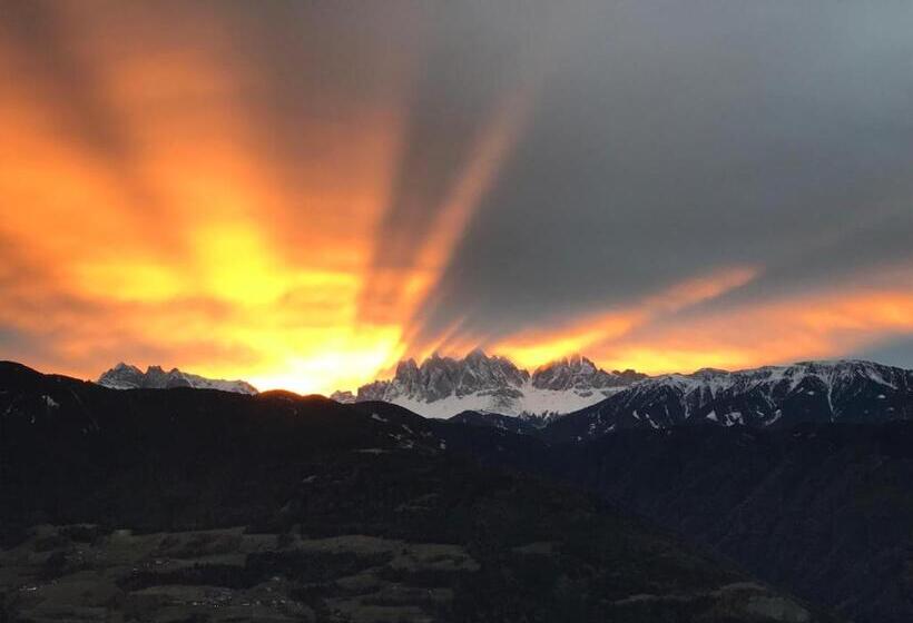 آپارتمان 1 خوابه با چشم‌انداز, Stocknerhof