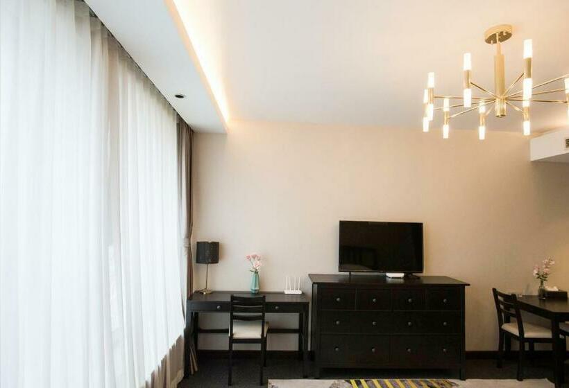 Номер Deluxe, The Palace Service Apartment Beijing