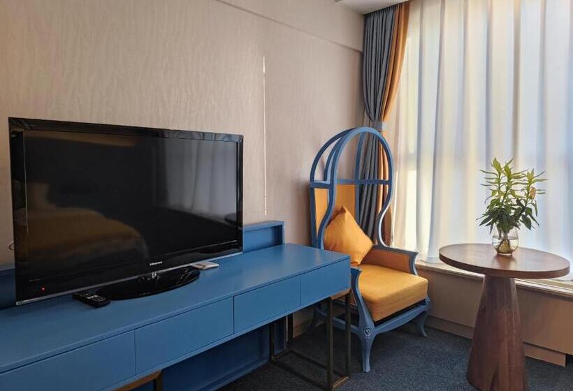 Номер Deluxe, The Palace Service Apartment Beijing