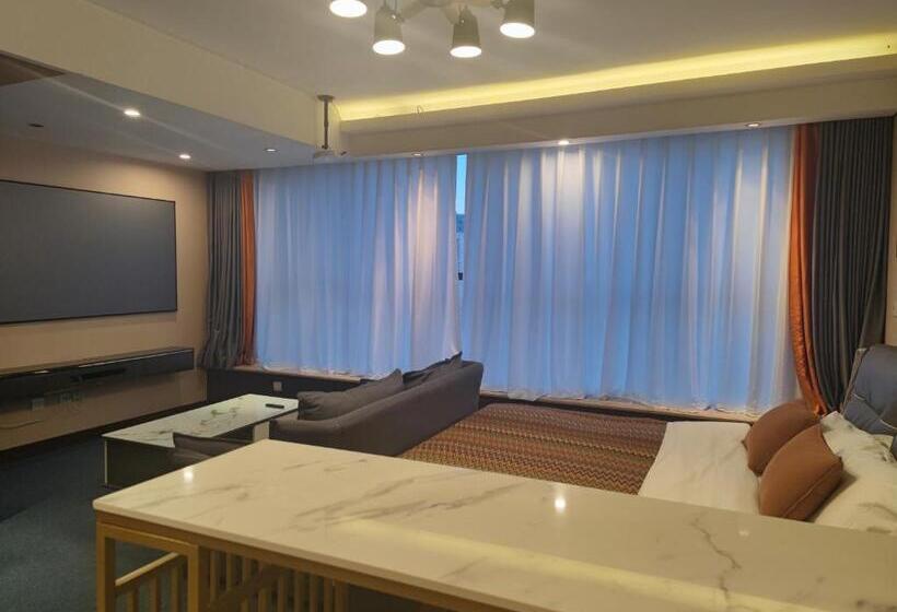 Студио Стандарт с Террасой, The Palace Service Apartment Beijing