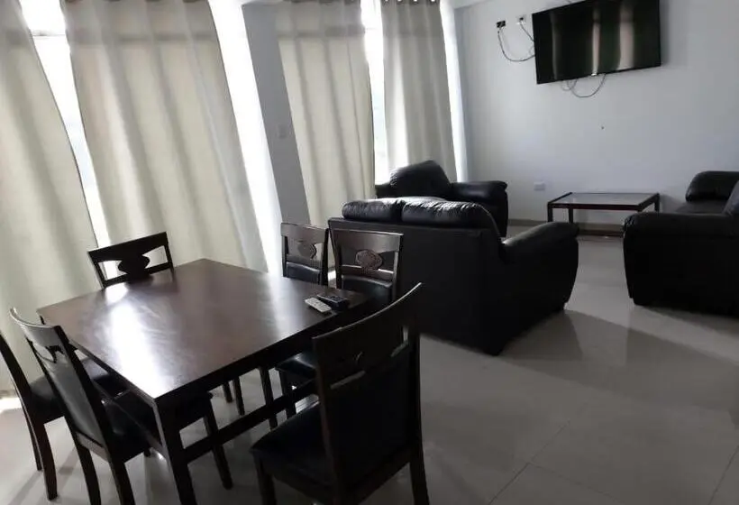 آپارتمان 1 خوابه با بالکن, Y Restaurante Roma