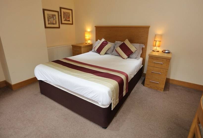 Номер Стандарт, The Horse & Farrier