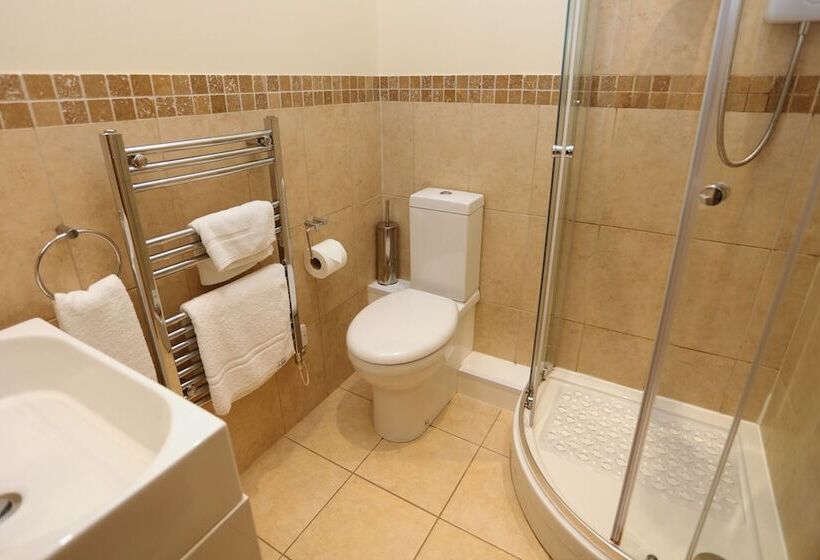 Семейный Номер, The Horse & Farrier