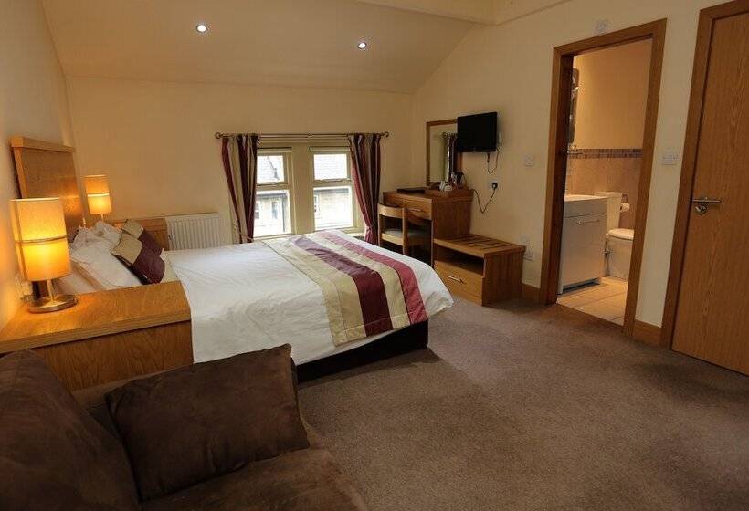 Семейный Номер, The Horse & Farrier