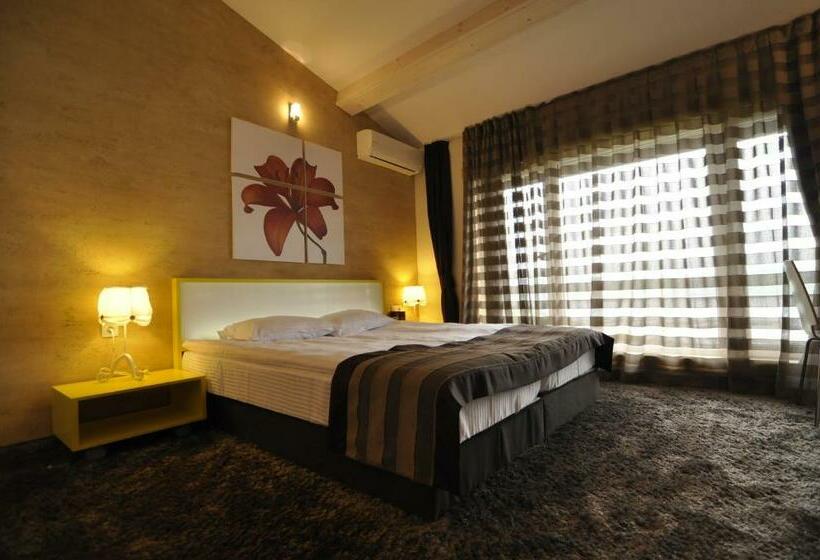 Люкс Дюплекс, Aparthotel Seasons Glavatarski Han