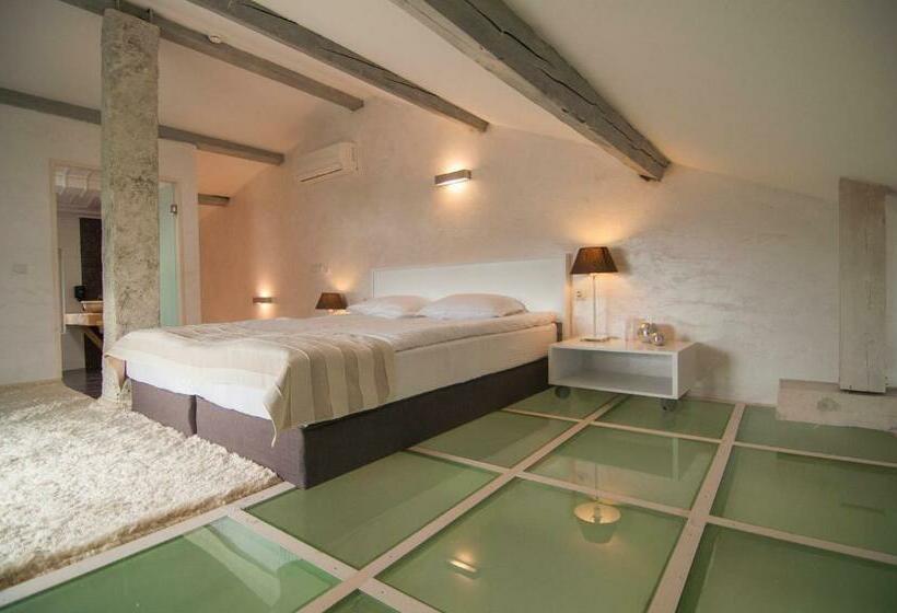 Люкс Дюплекс, Aparthotel Seasons Glavatarski Han