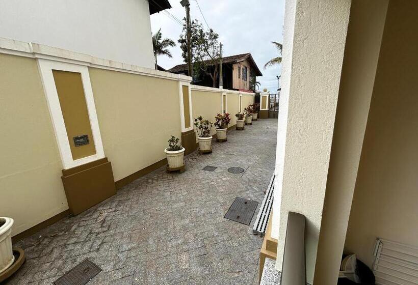 דירת חדר בקומת קרקע, Golfinhos Apart