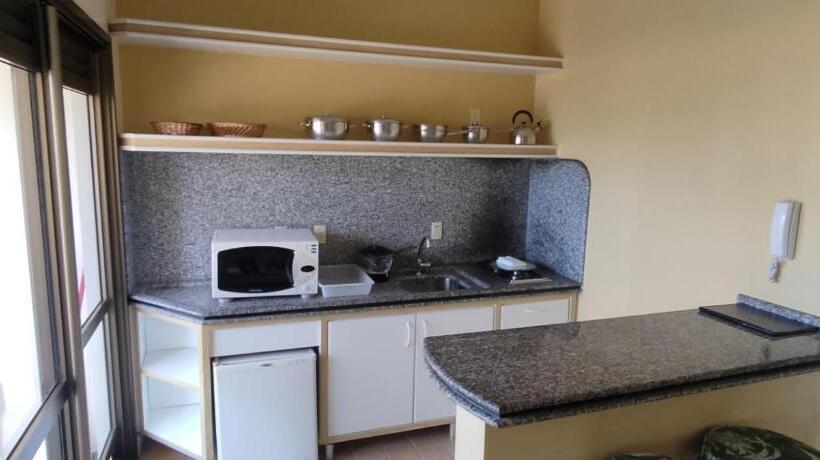 דירת חדר בקומת קרקע, Golfinhos Apart