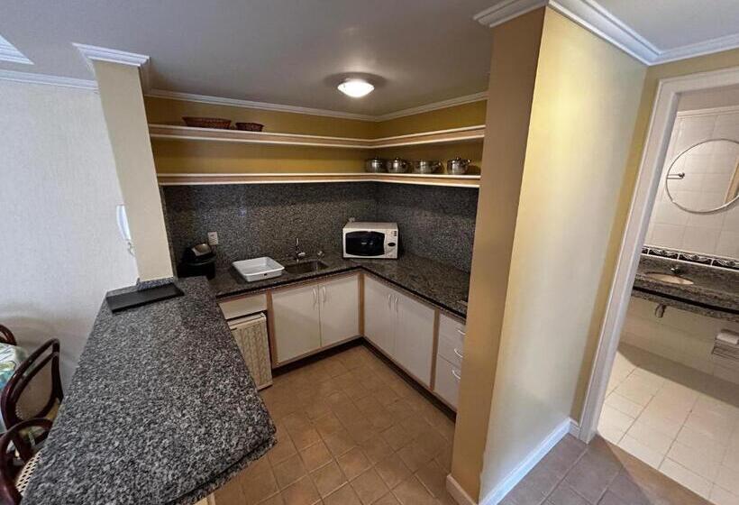 דירת חדר בקומת קרקע, Golfinhos Apart