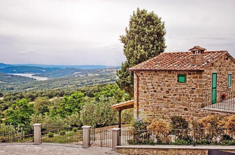 Standard studio with lake view, Terra Di Michelangelo