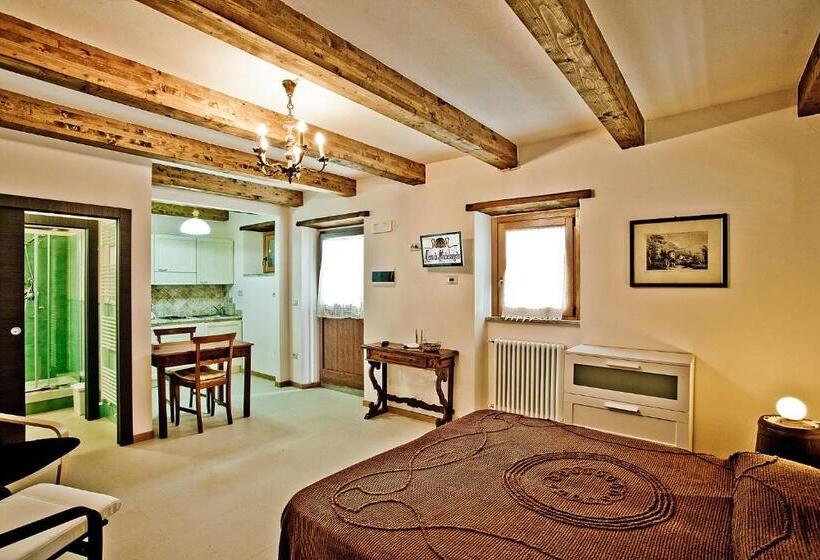 Standard studio with lake view, Terra Di Michelangelo