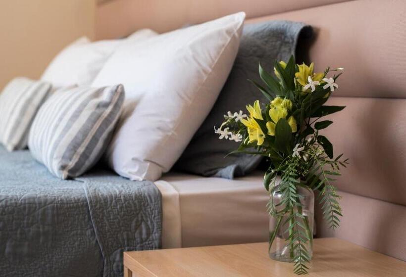 اتاق استاندارد با بالکن, Theano