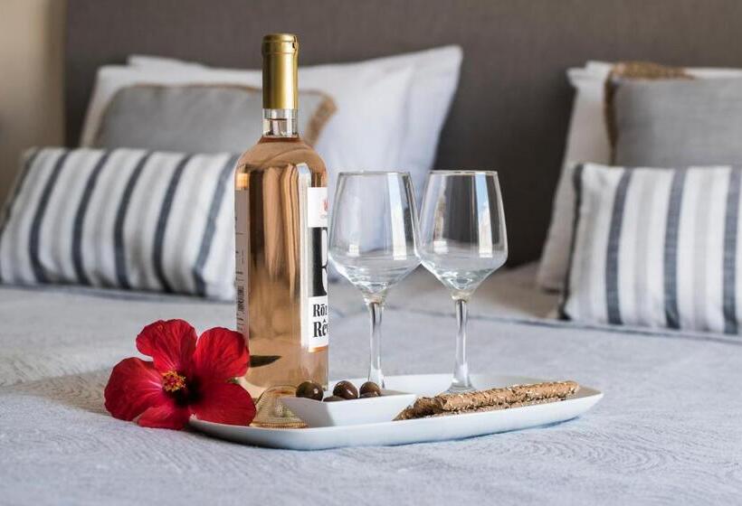 اتاق استاندارد با بالکن, Theano