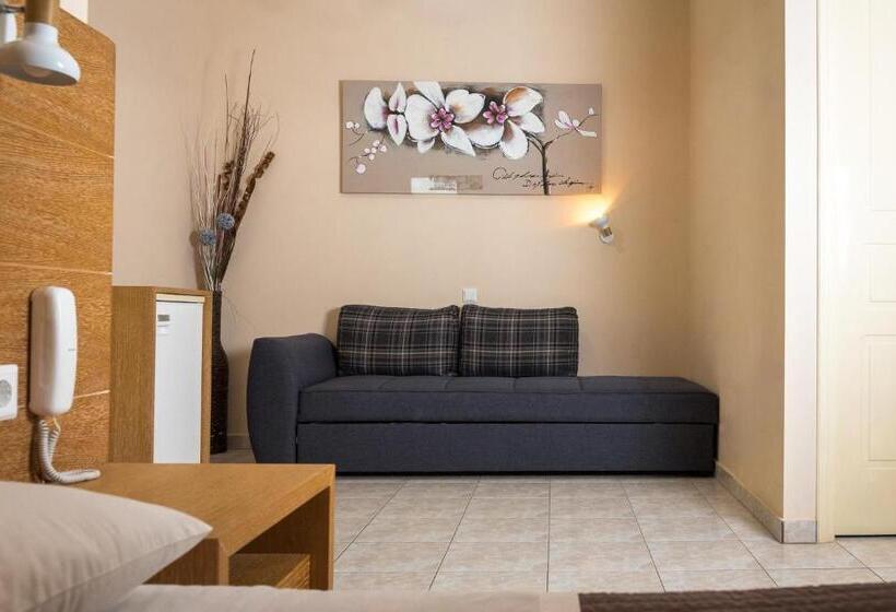 اتاق سه نفره دلوکس با چشمانداز دریا, Theano