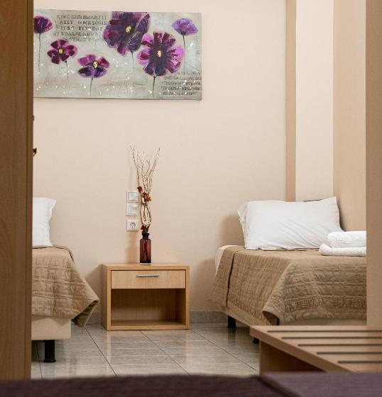 اتاق لوکس چهار تخته, Theano